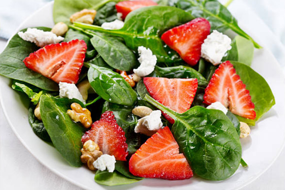 spinach and berry salad